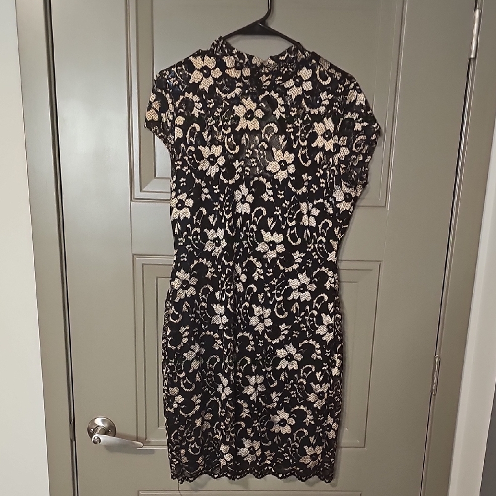No Boundaries Black and Gold Sheath Dress Mock Neck Short Sleeve